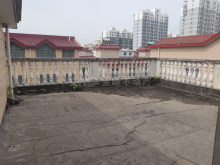 (平桥区)金三角附近金安小区5室3厅3卫165万307m²毛坯房出售 联排别墅 带院 带露台 有钥匙