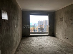 送车位.外小分校隔壁 恒大名都对面六号公馆三房两厅两卫.有证可按揭