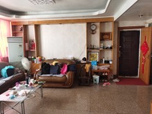 (浉河区)东方红大道  农行家属院3室2厅2卫75万137m²简单装修出售  优质教育